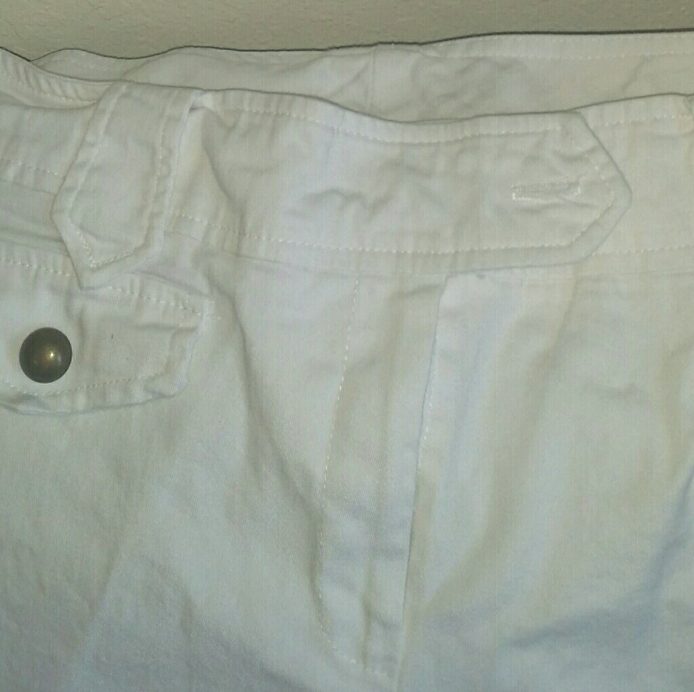 White Capris - Picture 2 of 2